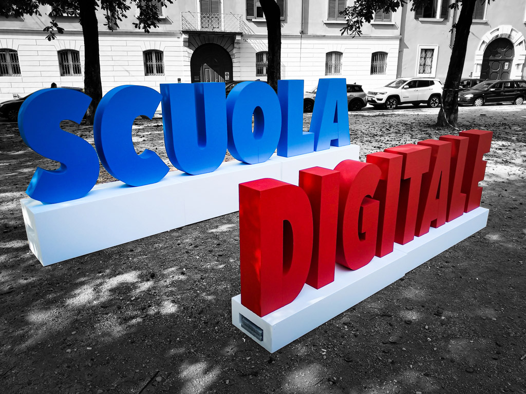 Realizzazione scritte 3D in polistirolo - Serifot per Scuola Digitale
