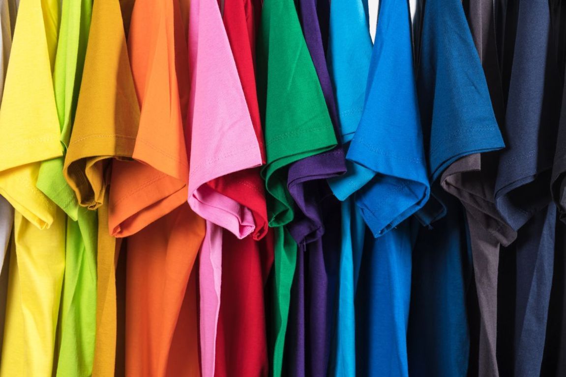 T-shirt personalizzate: l’importanza della qualità di tessuto e stampa