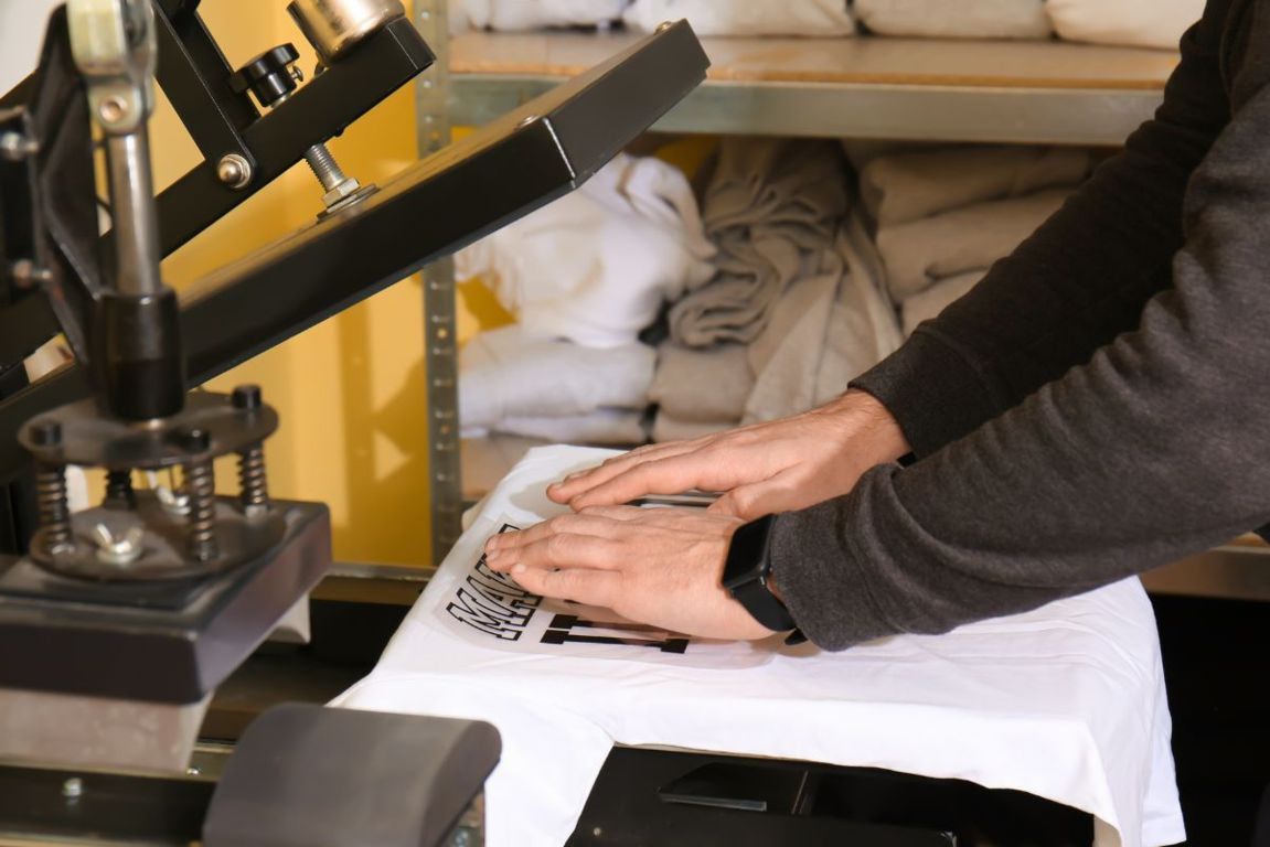 Abbigliamento personalizzato per sagre: distinguiti con Serifot