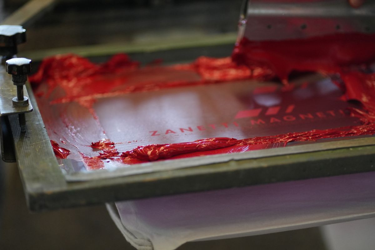 Quali materiali sono adatti per la stampa serigrafica?